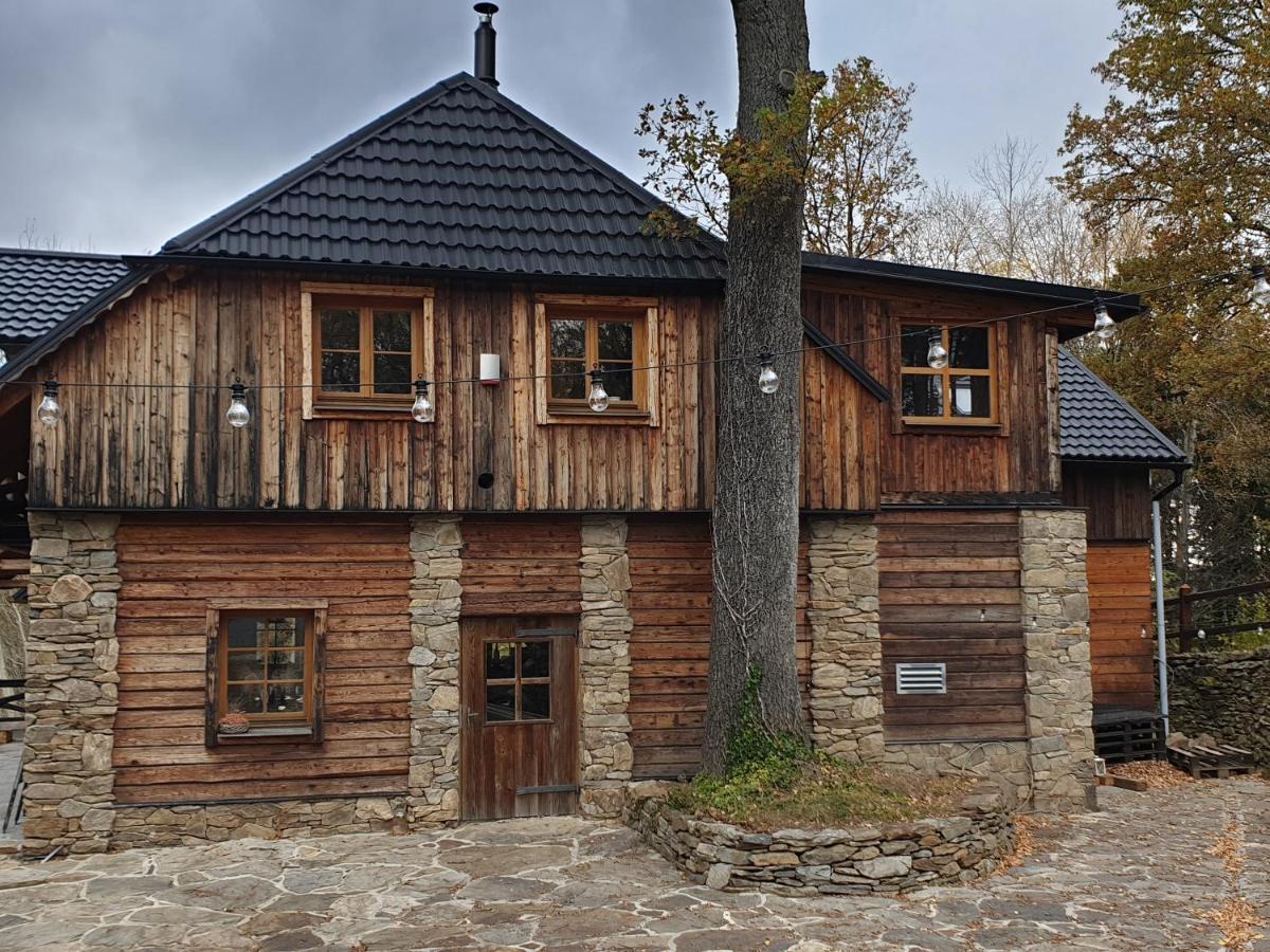 Berry Hotel Клатови Екстериор снимка